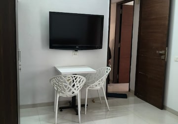 Master Bedroom in 2 BHK Apartment at Mahaavir Darpan, Nerul – for Rent