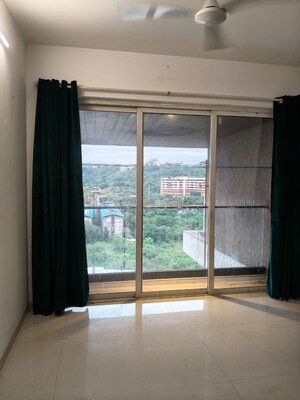 Room in 2 BHK Apartment at Mahaavir Darpan, Nerul – for Rent