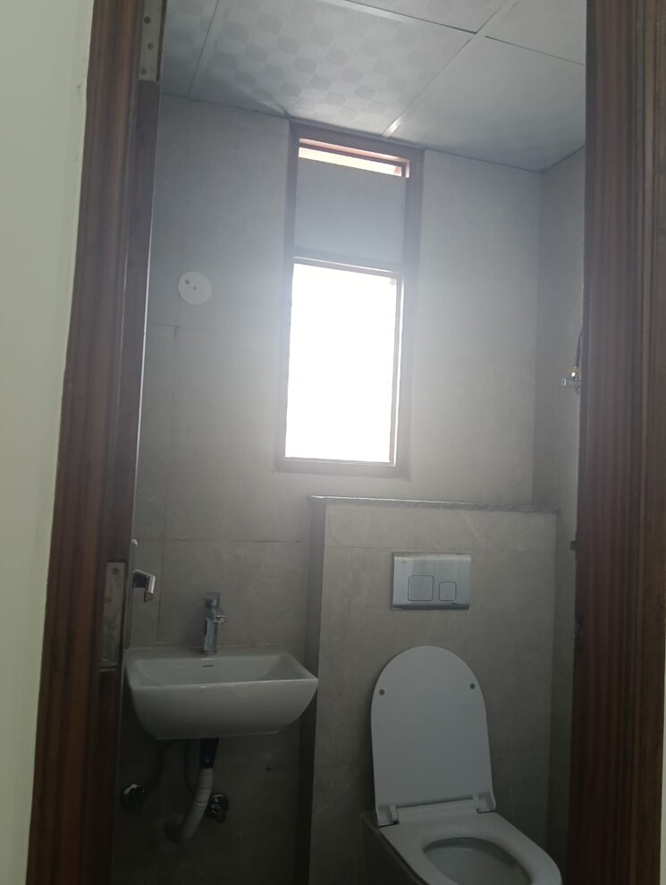 Bathroom, anamika-enclave 2 Bedroom 1300 Sq.Ft. Builder Floor In Sector 14 Gurgaon 9348986
