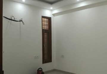 Room in 2 BHK Builder Floor at Anamika Enclave, Sector 14 – for Rent