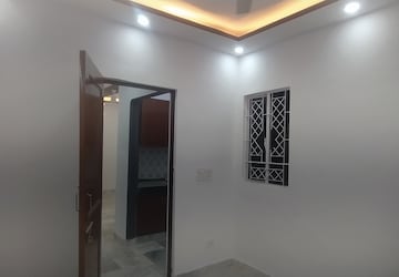 Room in 2 BHK Builder Floor at Khirki Extension – for Rent