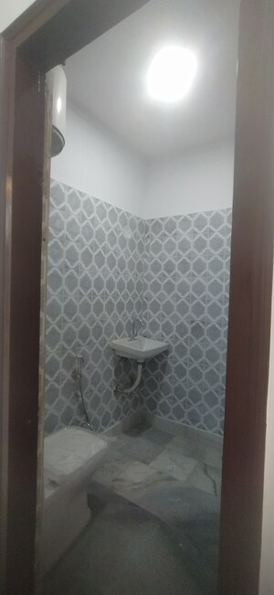 Furnished Amenities in 2 BHK Builder Floor at Khirki Extension – for Rent