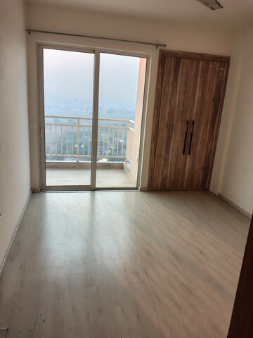 Room in 4 BHK Apartment at M3M Merlin, Sector 67 – for Rent