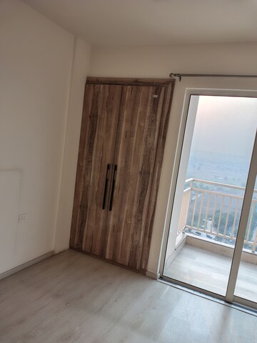 Room in 4 BHK Apartment at M3M Merlin, Sector 67 – for Rent