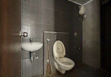 Bathroom in 1 BHK Apartment at Dombivli East – for Rent
