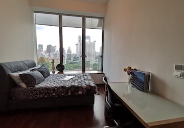 Bedroom in 2 BHK Apartment at Bini Winspace Amelio, Andheri West – for Rent