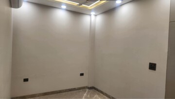 Room in 3 BHK Builder Floor at Chattarpur – for Rent