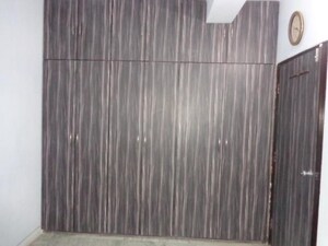 Furnished Amenities in 2 BHK Builder Floor at Park Street – for Sale