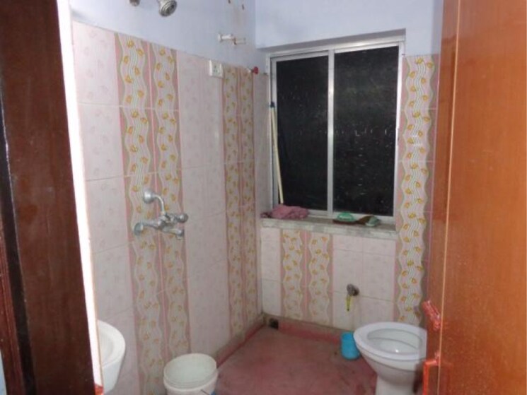 Bathroom, park street 2 Bedroom 988 Sq.Ft. Builder Floor In Park Street Kolkata 9349070