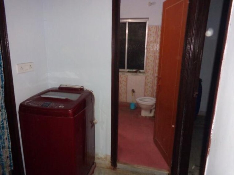 Bathroom, park street 2 Bedroom 988 Sq.Ft. Builder Floor In Park Street Kolkata 9349070