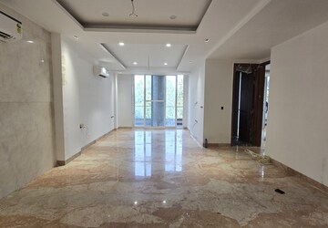 Room in 3 BHK Builder Floor at Ansal Sushant Lok I, Sector 43 – for Rent