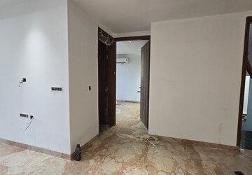 Room in 3 BHK Builder Floor at Ansal Sushant Lok I, Sector 43 – for Rent