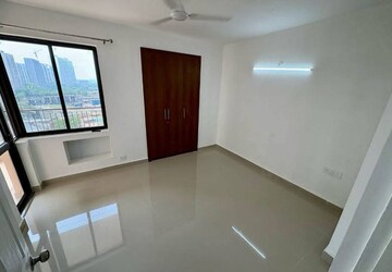 2 BHK Apartment For Rent in RG Luxury Homes, Sector 16b Greater Noida