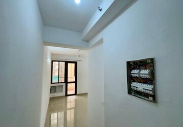 Room in 2 BHK Apartment at RG Luxury Homes, Sector 16b Greater Noida – for Rent