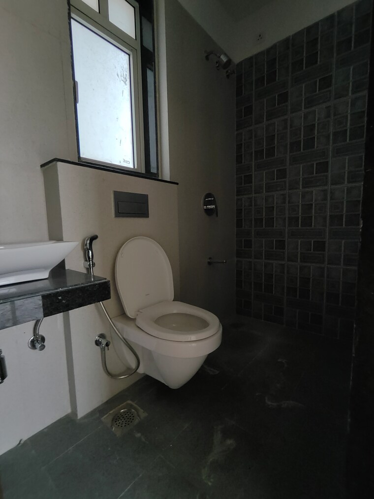 Bathroom, sheth-zuri 2 Bedroom 517 Sq.Ft. Apartment In Laxmi Nagar Thane 9349079