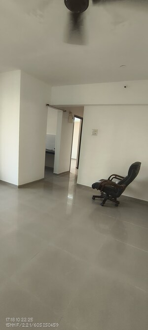 Room in 2 BHK Apartment at Squarefeet Grand Square, Anand Nagar – for Rent