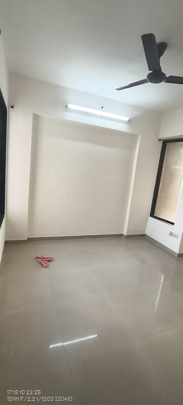 Room in 2 BHK Apartment at Squarefeet Grand Square, Anand Nagar – for Rent