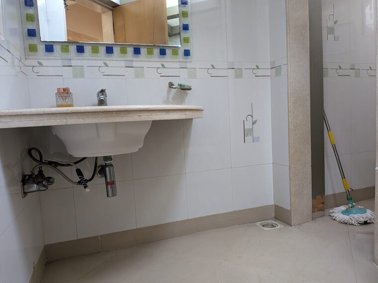 Bathroom, hiranandani-gardens-eternia 2 Bedroom 1050 Sq.Ft. Apartment In Powai Mumbai 9349093