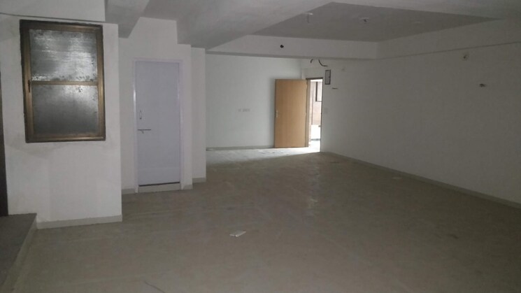 Room, science city Commercial Office Space 1465 Sq.Ft. In Science City Ahmedabad 9349128