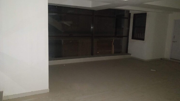 Room, science city Commercial Office Space 1465 Sq.Ft. In Science City Ahmedabad 9349128