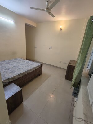 Team Area in 3 BHK Builder Floor at DLF City Gurgaon, Sector 27 – for Rent