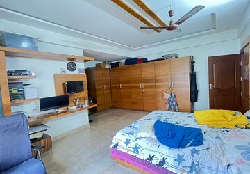 Bedroom in 4 BHK Builder Floor at Hsr Layout – for Rent