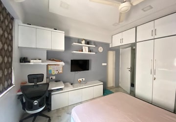 Bedroom in 2 BHK Apartment at Hiranandani Gardens Birchwood, Powai – for Rent