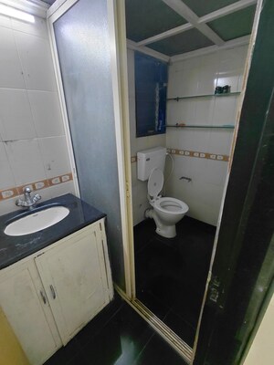 Bedroom in 1 BHK Apartment at New Ocean View, Andheri West – for Rent