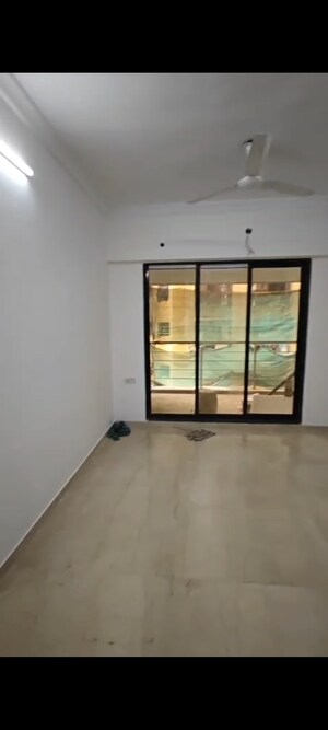 Room in 2 BHK Apartment at MM Spectra, Chembur – for Rent