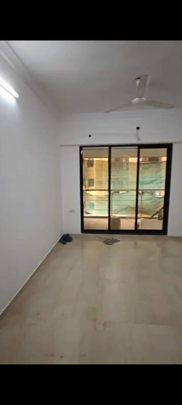 Room in 2 BHK Apartment at MM Spectra, Chembur – for Rent