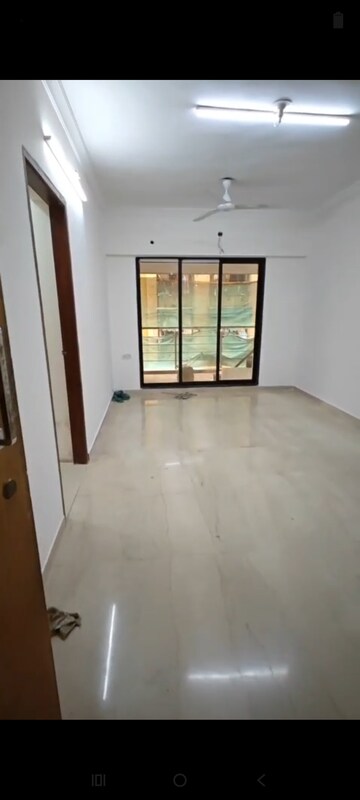 Room in 2 BHK Apartment at MM Spectra, Chembur – for Rent