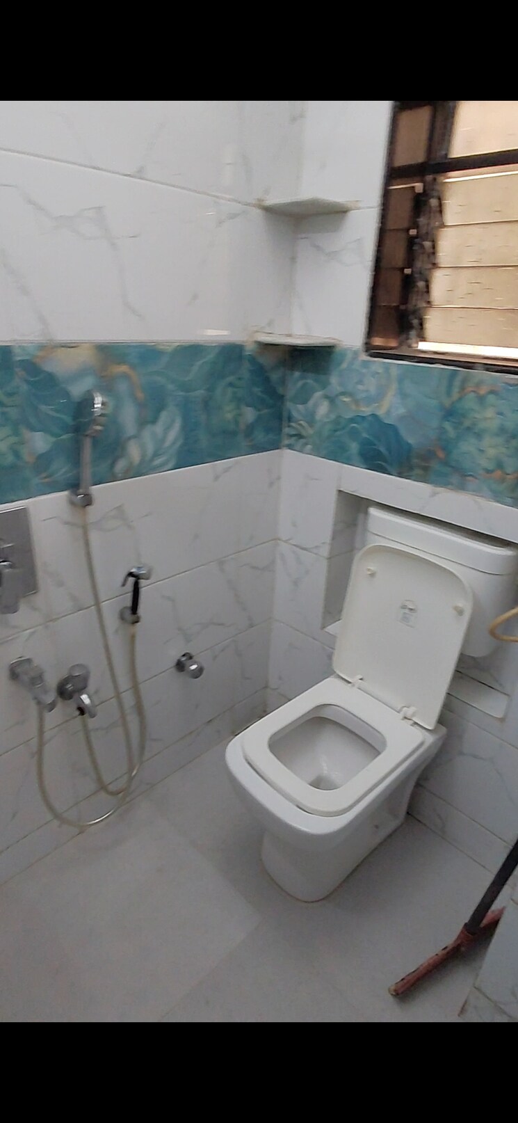 Bathroom, sunrise-apartment-andheri 2 Bedroom 900 Sq.Ft. Apartment In Andheri West Mumbai 9349203