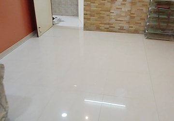 Room in 2 BHK Apartment at Sunrise Apartment Andheri, Andheri West – for Rent
