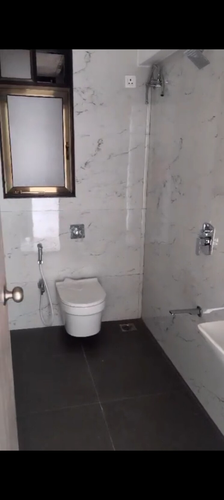 Bathroom, ufasa-fortune-star 2 Bedroom 650 Sq.Ft. Builder Floor In Byculla Mumbai 9349209