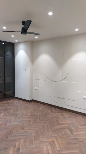 Room in 4 BHK Builder Floor at Adani Samsara, Sector 60 – for Sale