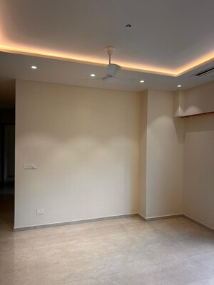 Room in 3 BHK Apartment at Adani Ten BKC, Bandra East – for Rent