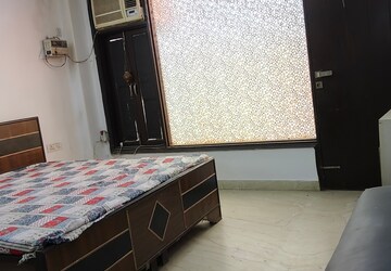 Bedroom in 2 BHK Builder Floor at Chattarpur – for Rent