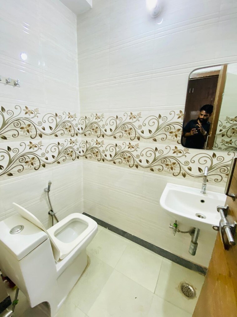 Master Bedroom, palam-vihar-residents-association 3 Bedroom 1550 Sq.Ft. Builder Floor In Palam Vihar Gurgaon 9349273