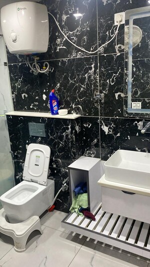 Master Bedroom in 4 BHK Builder Floor at Palam Vihar Residents Association, Palam Vihar – for Rent