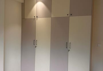 Room in 4 BHK Apartment at Adani Ten BKC, Bandra East – for Rent
