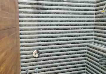 Attached Bathroom in 3 BHK Apartment at Rajendra Nagar Sector 3 – for Rent