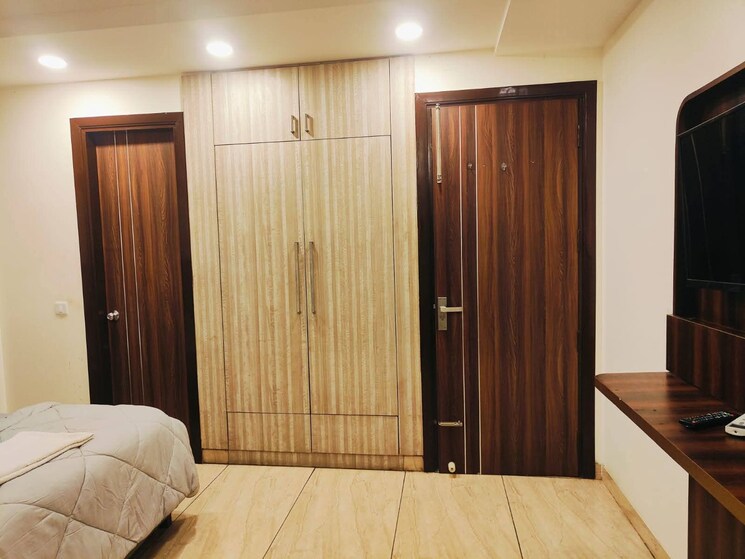 Bedroom, sector 5 3 Bedroom 1870 Sq.Ft. Builder Floor In Sector 5 Gurgaon 9349315