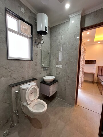 Bathroom in 1 RK Builder Floor at Sector 57 – for Rent