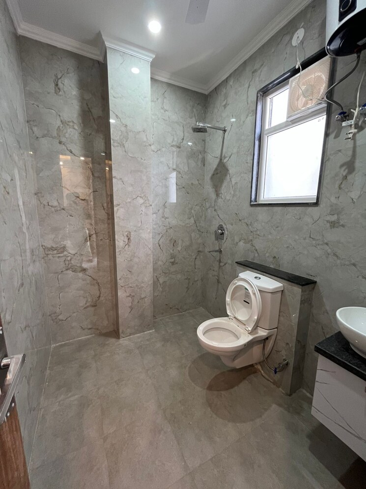 Bathroom, sector 57 1 RK 1850 Sq.Ft. Builder Floor In Sector 57 Gurgaon 9349339