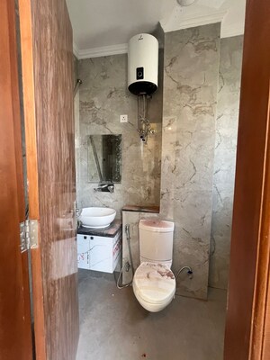Bathroom in 1 RK Builder Floor at Sector 57 – for Rent
