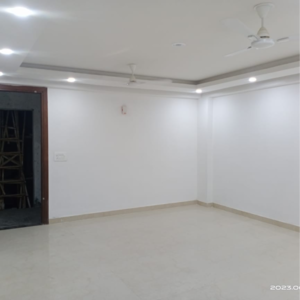 Room in 3 BHK Builder Floor at Vasant Kunj – for Rent