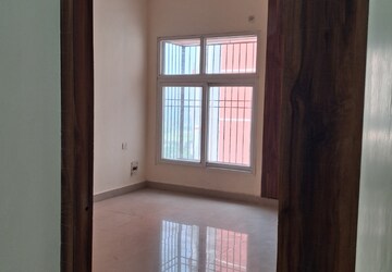 Room in 2 BHK Apartment at Gaurs Siddhartham, Siddharth Vihar – for Sale