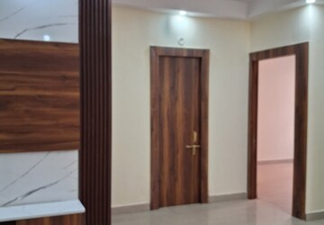 Room in 2 BHK Apartment at Gaurs Siddhartham, Siddharth Vihar – for Sale