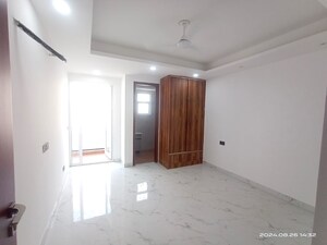 Room in 3 BHK Builder Floor at Vasant Kunj – for Rent