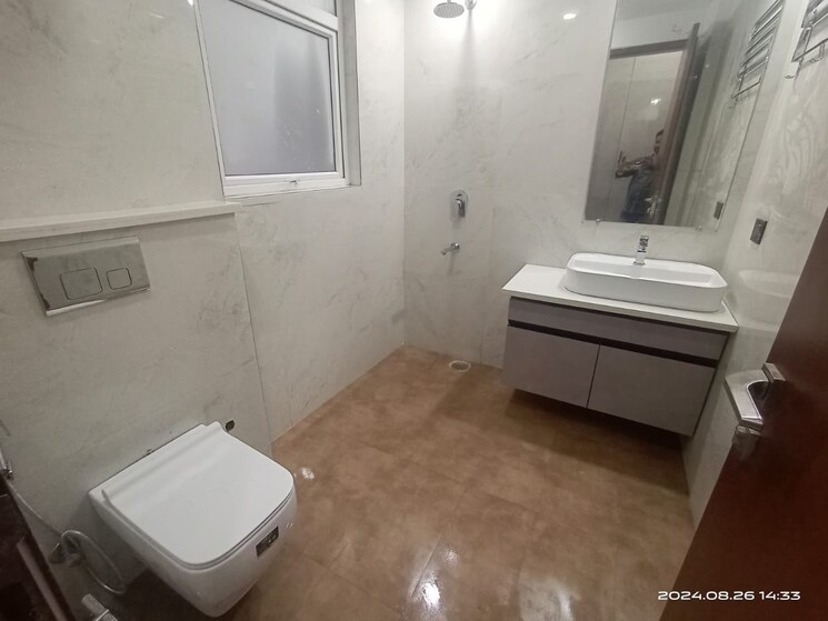 Bathroom, vasant kunj 3 Bedroom 1800 Sq.Ft. Builder Floor In Vasant Kunj Delhi 9349379